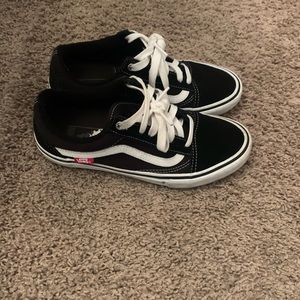 VANS - Size 6.5 Youth - fits a size 8 women’s size
